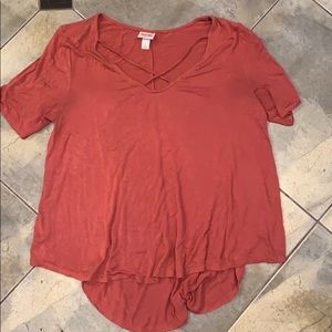 Short sleeve shirt with strings